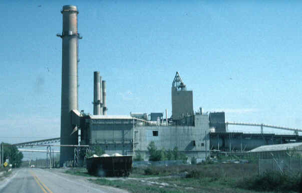 cement_plant_Alpena.JPG (67317 bytes)