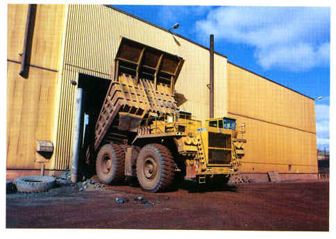mining-hauling ore to grinder.JPEG (52872 bytes)