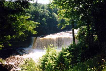 Tahquamenon Falls: photo by Michelle Lee